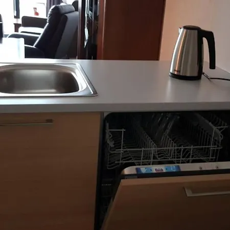 Gezellig Appartement, Dichtbij Winkelcentrum Beveren-waas In De Ciamberlanidreef 80 Bus 101 * Beveren (East-Flanders)