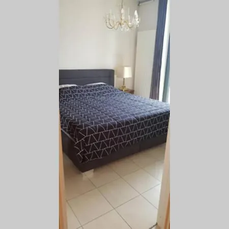 Gezellig Appartement, Dichtbij Winkelcentrum Beveren-waas In De Ciamberlanidreef 80 Bus 101 Apartamento Beveren (East-Flanders)