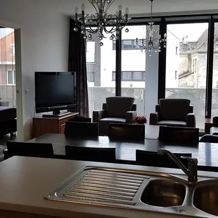 Gezellig Appartement, Dichtbij Winkelcentrum Beveren-waas In De Ciamberlanidreef 80 Bus 101 Apartamento *