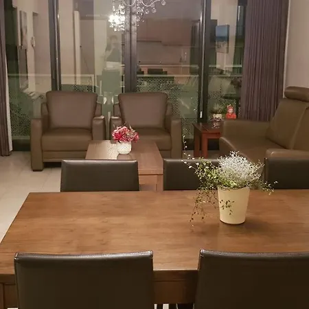 Apartamento Gezellig Appartement, Dichtbij Winkelcentrum Beveren-waas In De Ciamberlanidreef 80 Bus 101