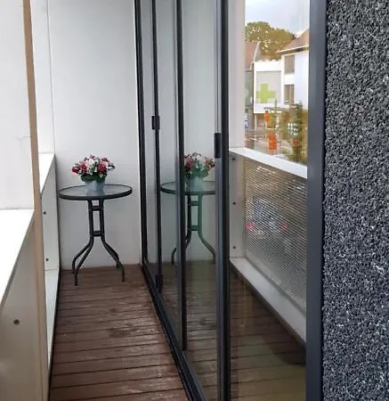 Gezellig Appartement, Dichtbij Winkelcentrum Beveren-waas In De Ciamberlanidreef 80 Bus 101 *